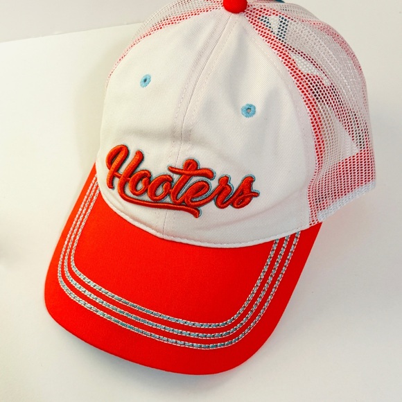 HOOTERS Cursive Design Stripe Ponytail Mesh Baseball Cap Hat NWT - Picture 12 of 15